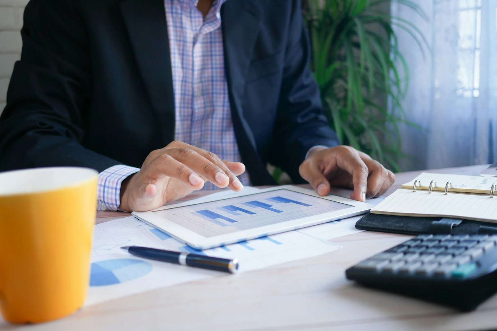 B2B receivables reporting and analytics